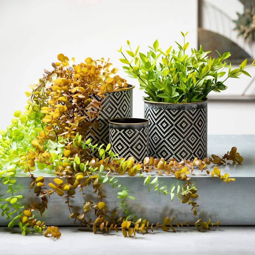 SULLIVANS Black and White Gemoetric Pattern Metal Planter (Set of 3) 7 SULLIVANS Black and White Gemoetric Pattern Metal Planter (Set of 3) - Image 5