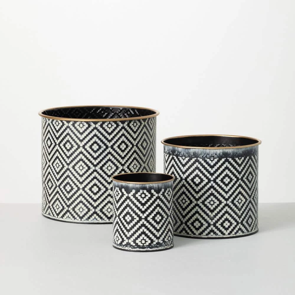 SULLIVANS Black and White Gemoetric Pattern Metal Planter (Set of 3) 3 SULLIVANS Black and White Gemoetric Pattern Metal Planter (Set of 3)